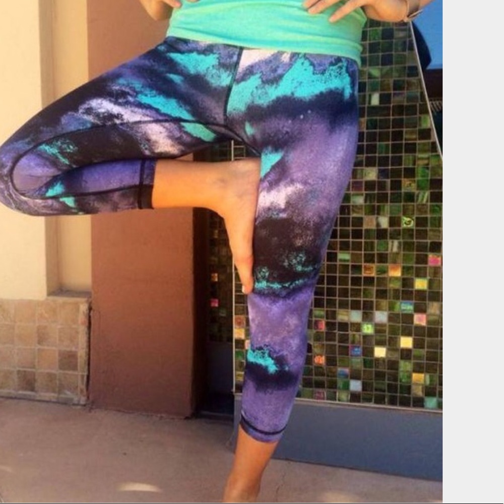 Lululemon wunder under galaxy crop